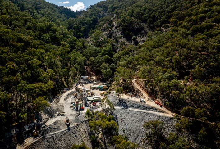 Vetex Gold Mine Australia overlook shot 1