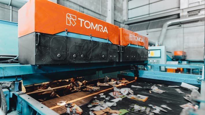 TOMRA Auto sort recycling machine