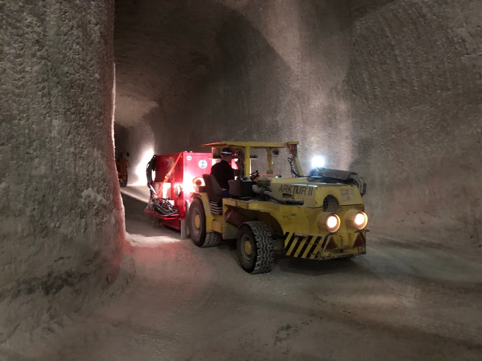 Transporting the TOMRA sorter