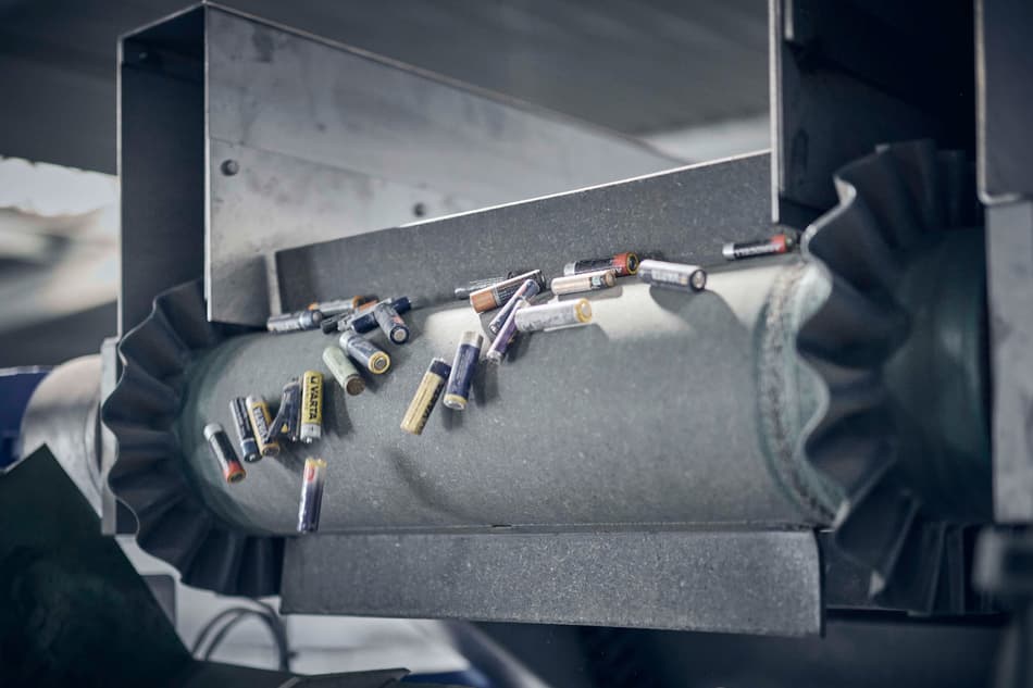 relux machines tomra batteries sorting