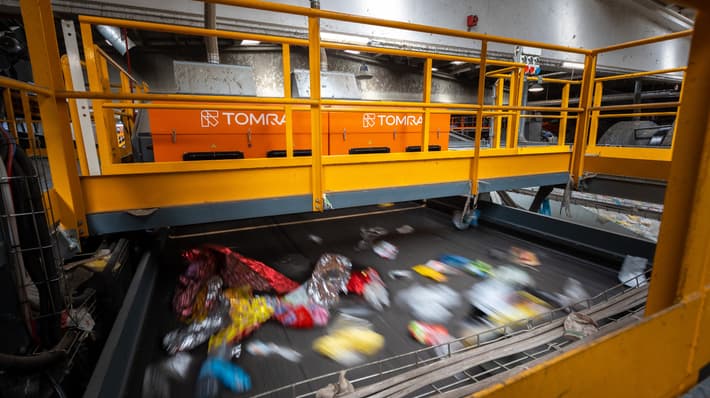 tomra autosort machine sorting waste recycling