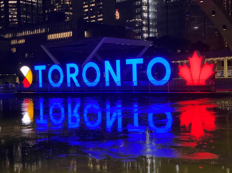 Neon sign that reads "Toronto"