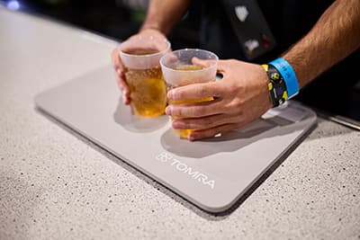 TOMRA Reuse barplate and RFID reusable cups used at Fairground Festival 2025 