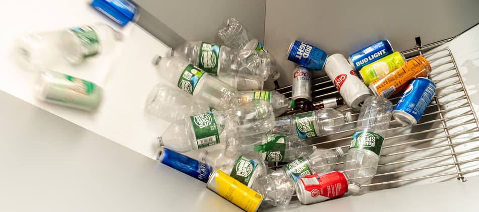 Containers on TOMRA Expert line