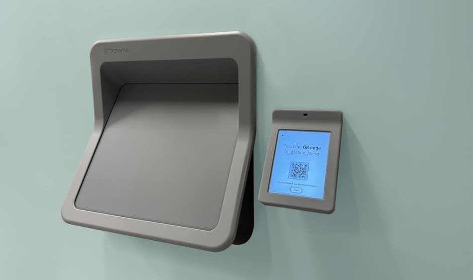 Early concept for revamped TOMRA R1 reverse vending machine