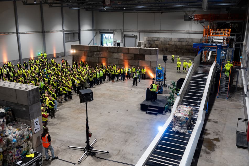 250-300 gjester var tilstede på åpningen av Områ-anlegget