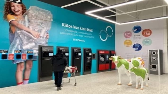 Photo des machines de déconsigne automatisées TOMRA installées à K-Citymarket