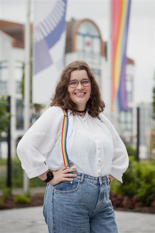 Leonie Franken with LGBTQ colors