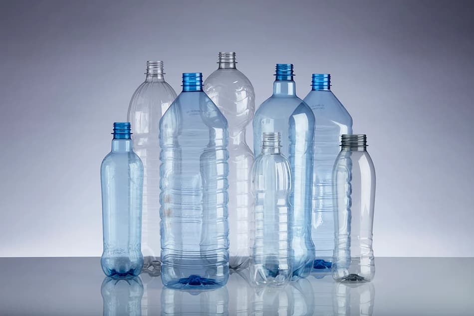 Diverse sizes of PET bottles