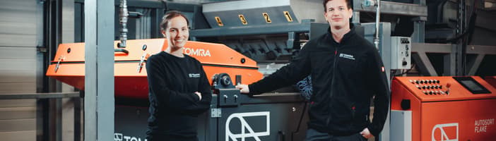 TOMRA supply chain employee at work
