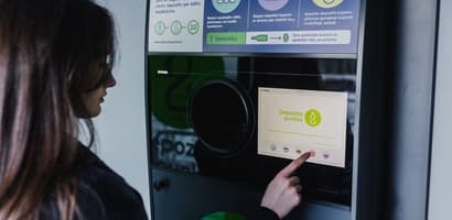 Image of returning containers in Latvia deposit return scheme