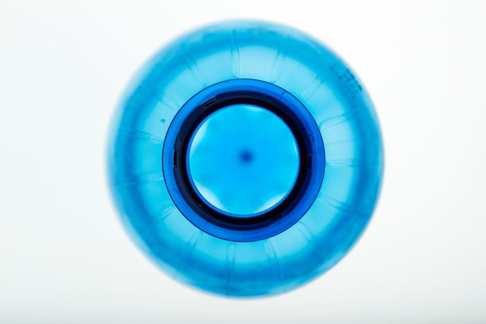bpttom of plastic bottle pet bottle eye