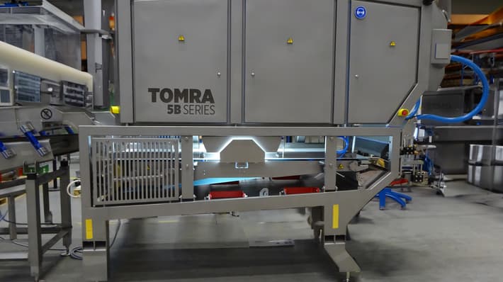 TOMRA 5B Compact AI Background