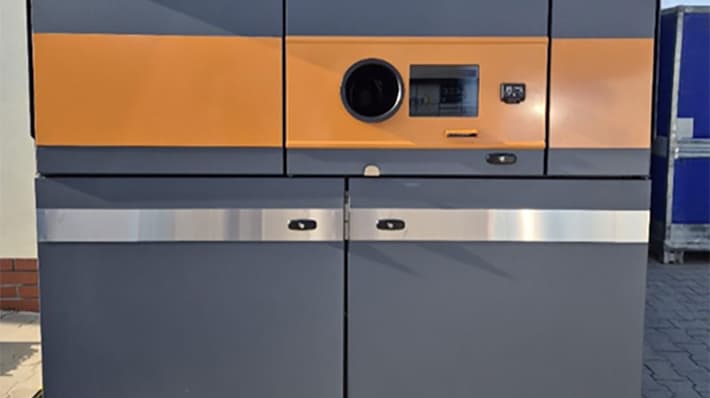TOMRA Machine front environment