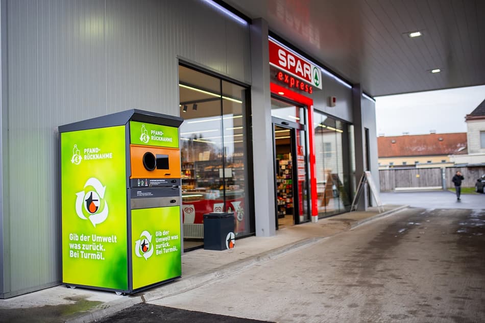 Turmöl partnered with TOMRA to install the TOMRA S1 Rugged across its station network 