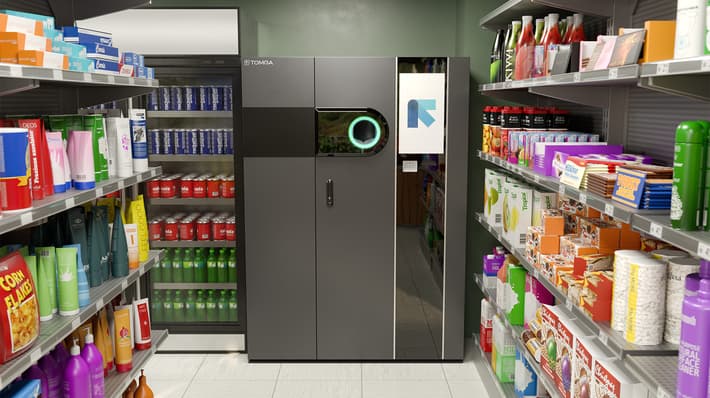 TOMRA B7 reverse vending machine in-store