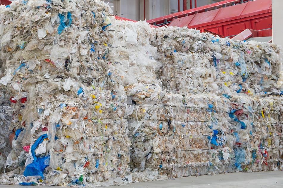 Flexible packaging, often composed of layers of materials like polyethylene and polypropylene, presents significant recycling challenges