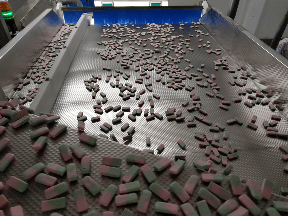 Resized-TOMRA automates soft confectionery sorting at Swizzels Matlow_3