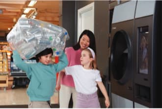Recyclers at reverse vending machine