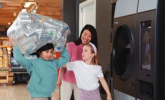 Recyclers at reverse vending machine