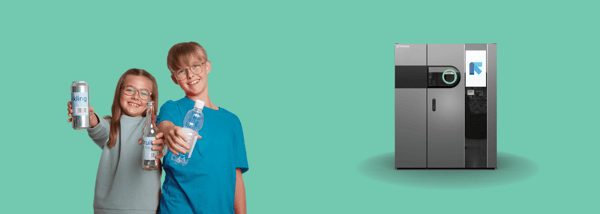 Kids holding containers and TOMRA B7 reverse vending machine near by